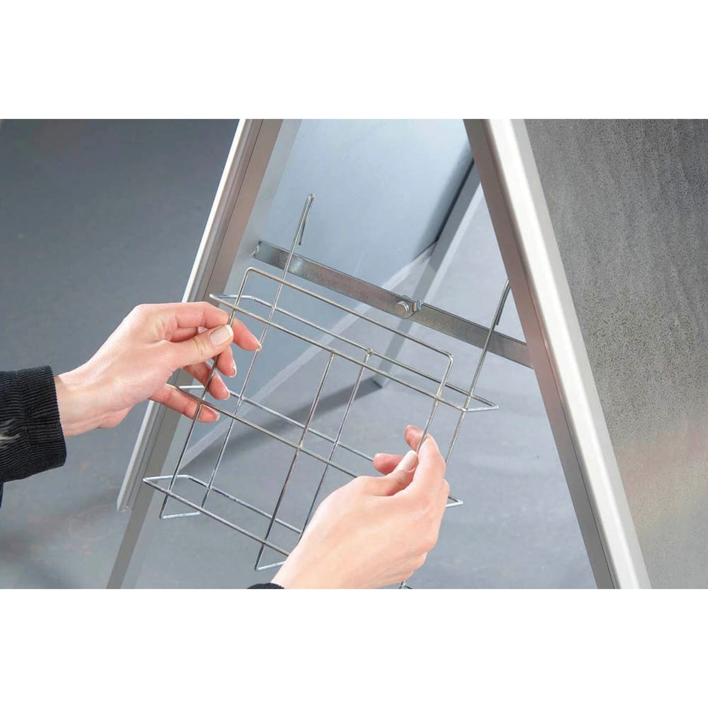FRANKEN Prospektkorb für Plakatständer 22,0 x 6,5 x 30,0 cm | BSAP