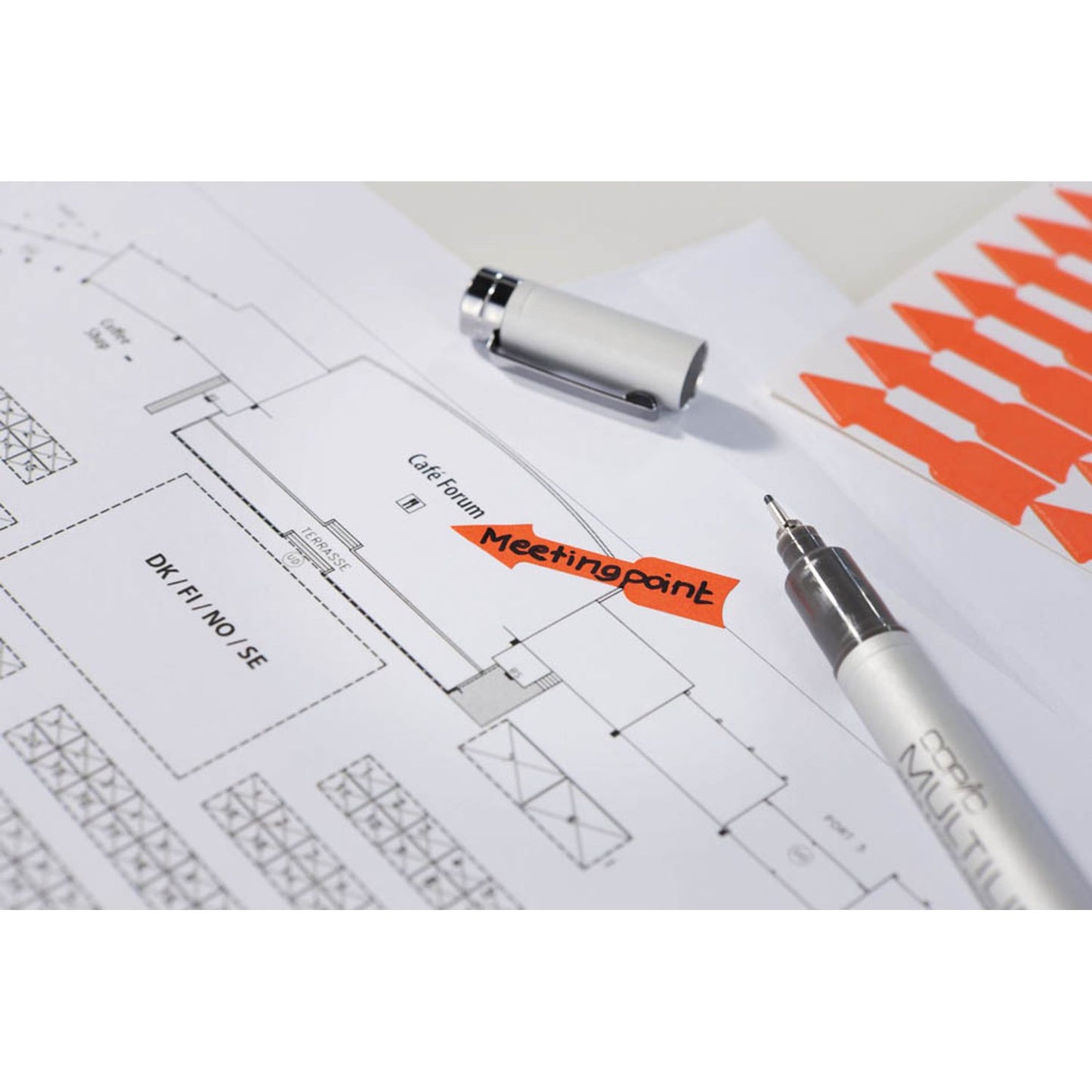 AVERY Zweckform Hinweisetiketten Pfeile, leuchtorange 9,0 x 39,0 mm, 63 Etiketten | 3008 | 1 Pack = 63 St.