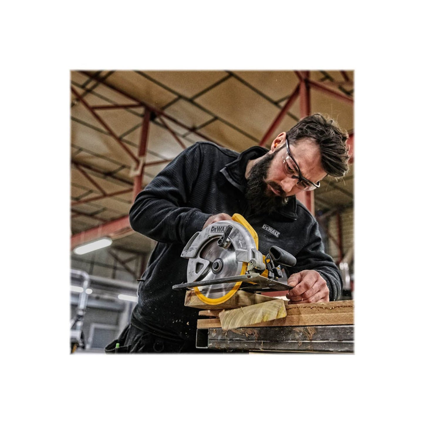DeWALT Handkreissäge 1.350 W, ohne Akku | DWE560-QS