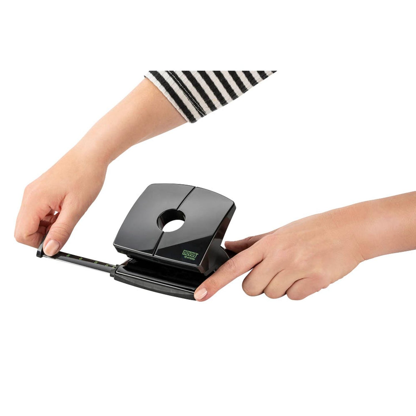 novus Locher B220 RE+NEW schwarz | 025-0650