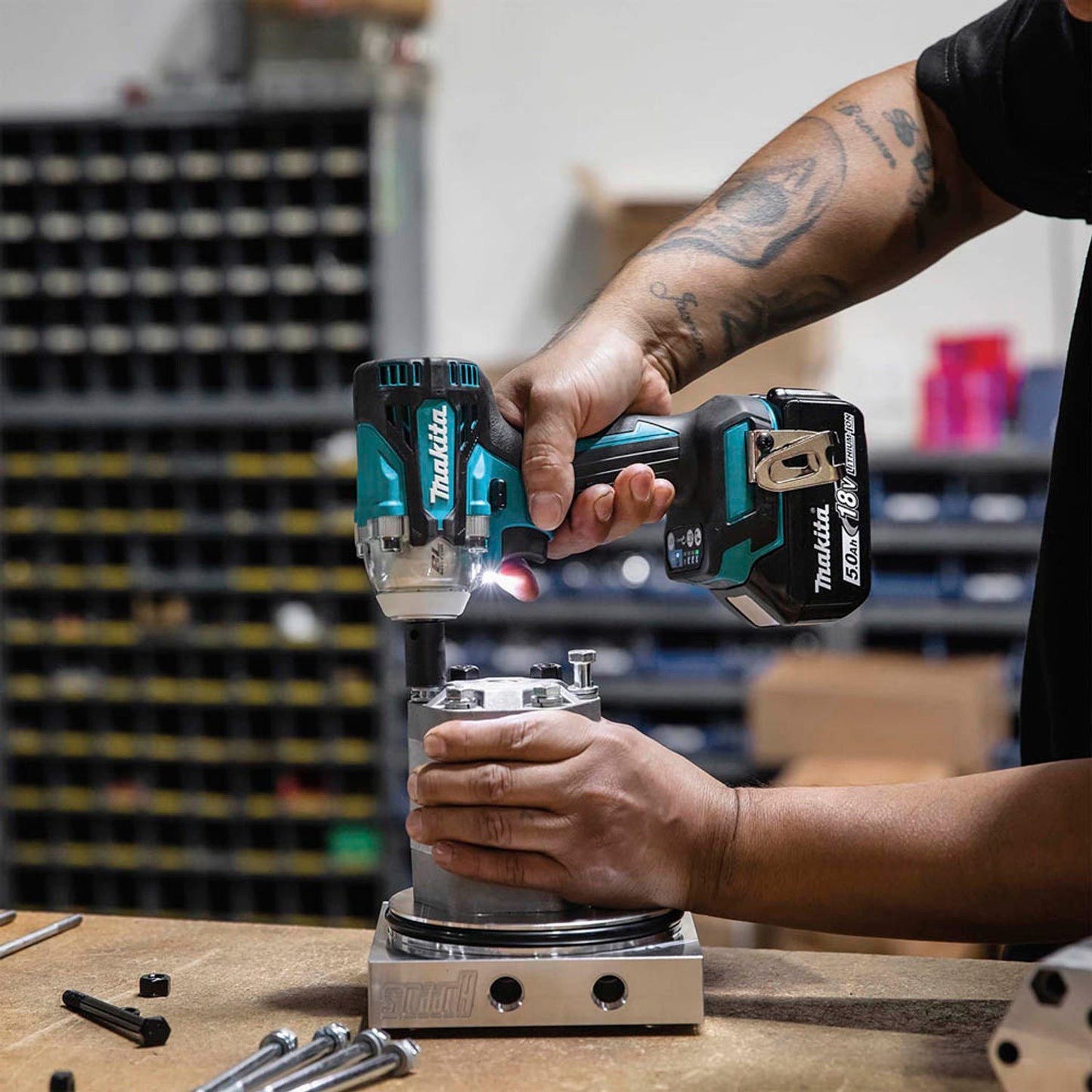 makita Akku-Schlagschrauber 18,0 V, ohne Akku | DTW302Z