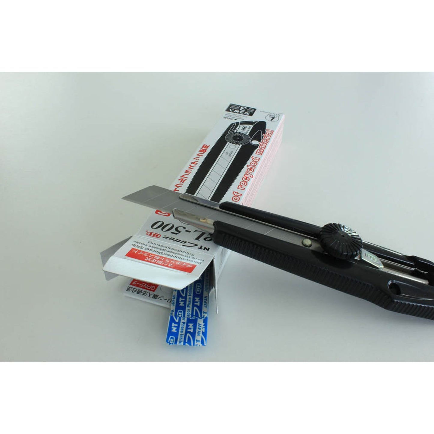 NT eL-500 Cuttermesser schwarz 18 mm | H1310510