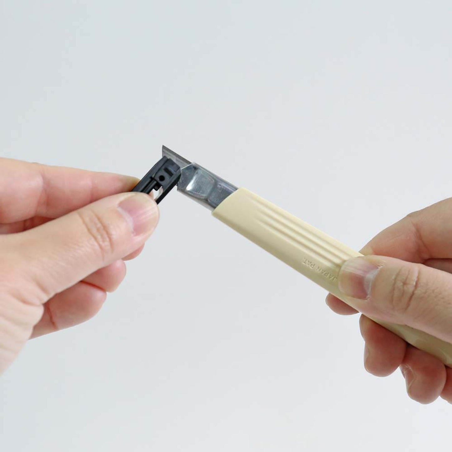 NT A-300RP Cuttermesser beige 9 mm | H1310572