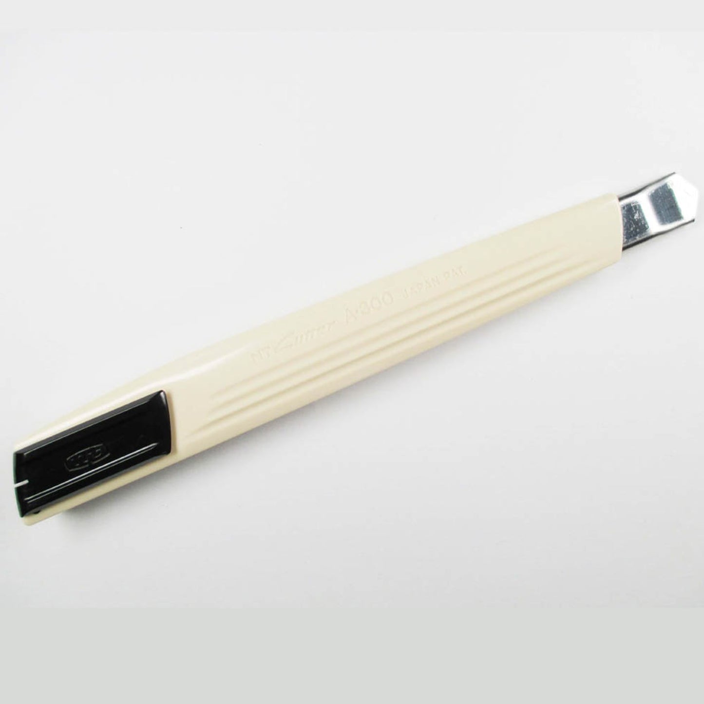 NT A-300RP Cuttermesser beige 9 mm | H1310572