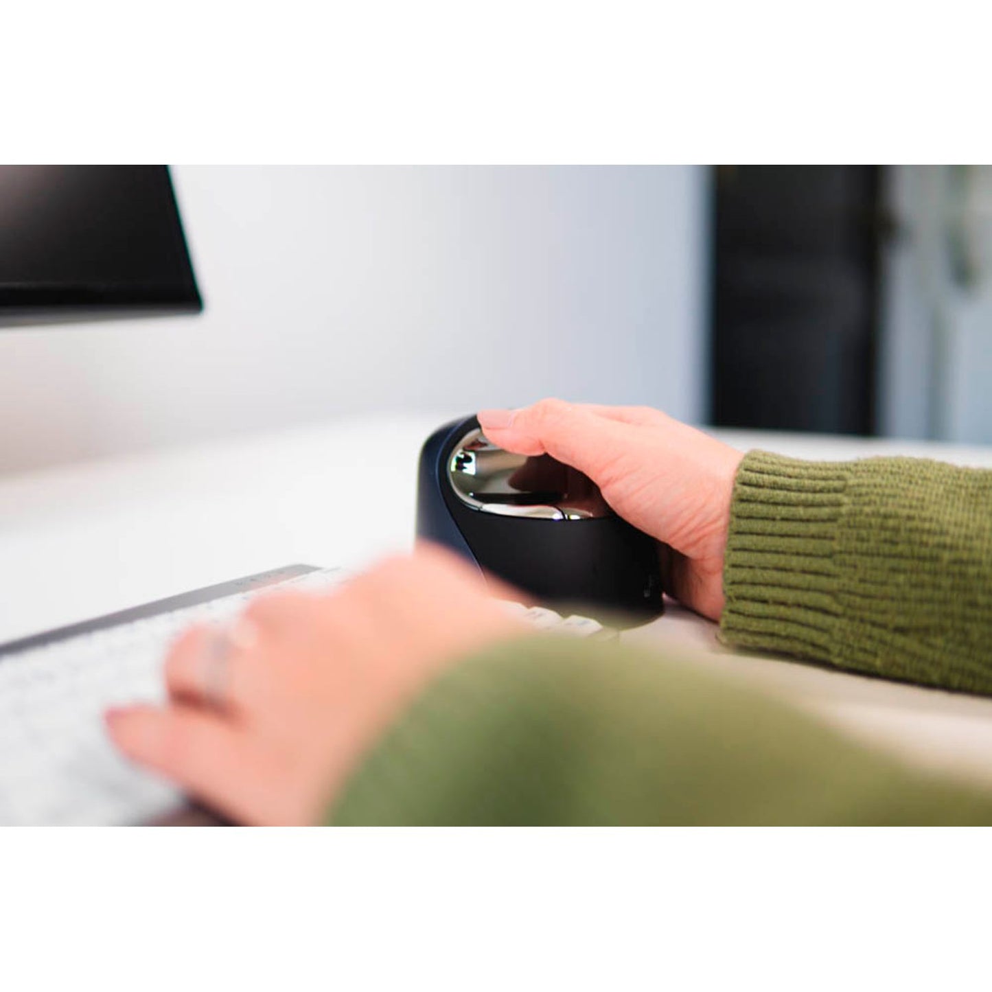 BAKKER ELKHUIZEN Evoluent 4 Wireless Maus ergonomisch kabellos blau, schwarz | BNEEVR4W