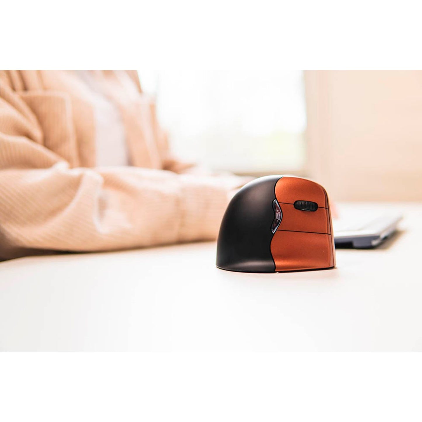 BAKKER ELKHUIZEN Evoluent4 Small Wireless Maus ergonomisch kabellos kupfer, schwarz | BNEEVR4SW