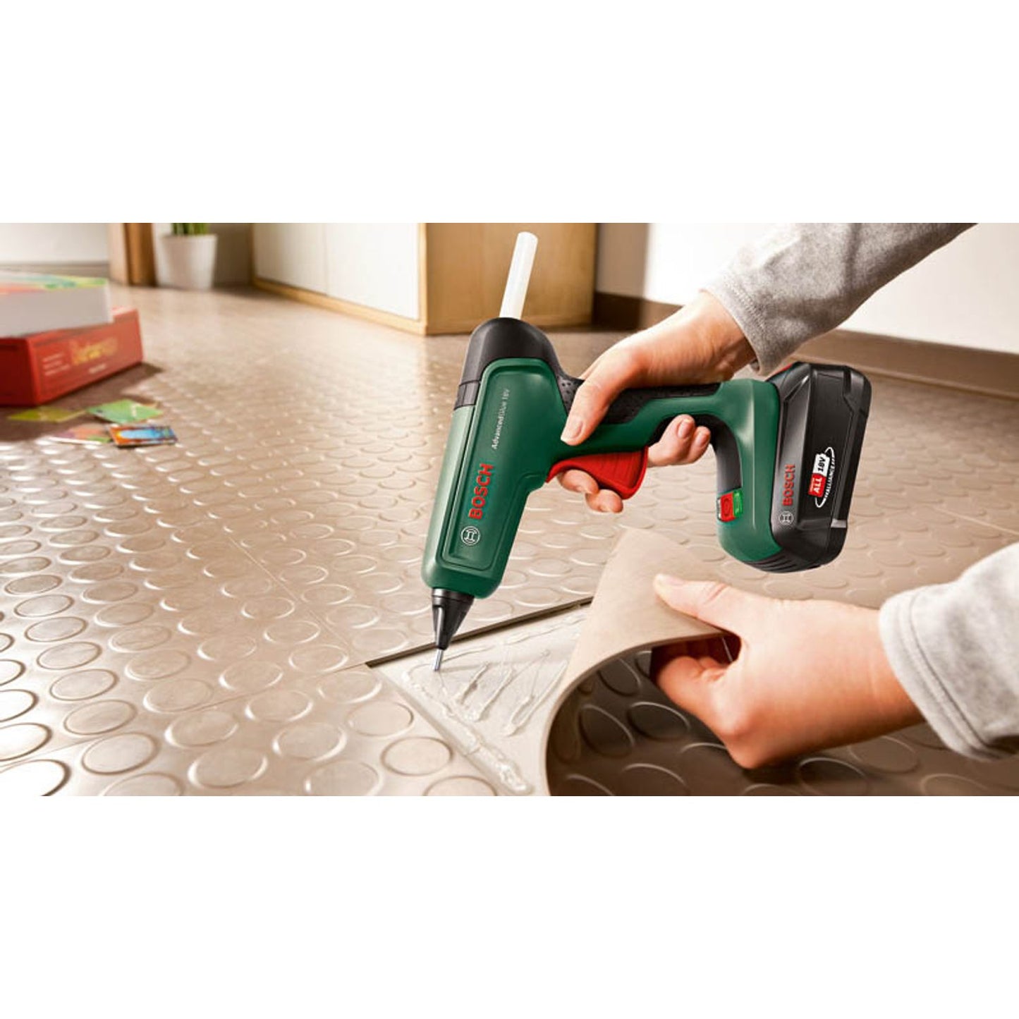 BOSCH Home & Garden AdvancedGlue 18V Akku-Heißklebepistole grün, schwarz | 603264800