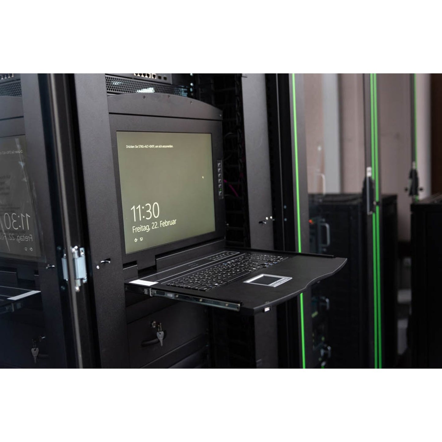 DIGITUS VGA KVM-Konsole | DS-72211-2GE