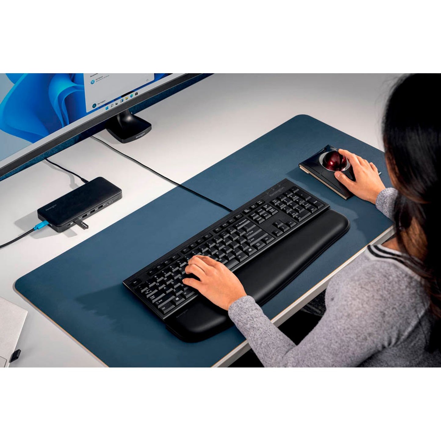 Kensington KB100 EQ Tastatur kabelgebunden schwarz | K63727DE