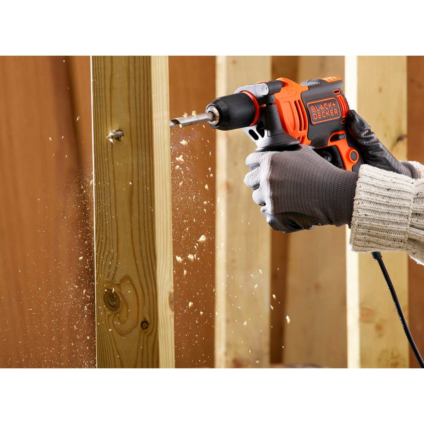 BLACK & DECKER Schlagbohrmaschine | BEH710-QS